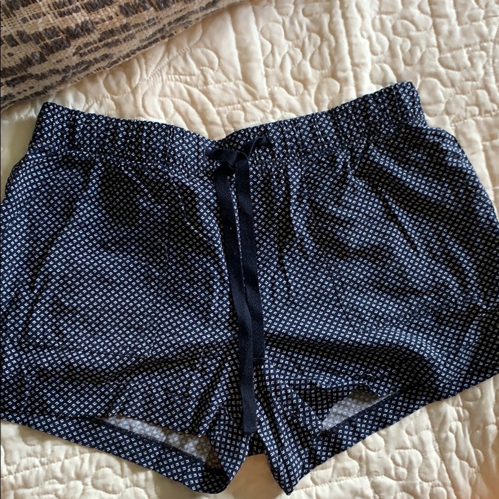 Gap shorts, women